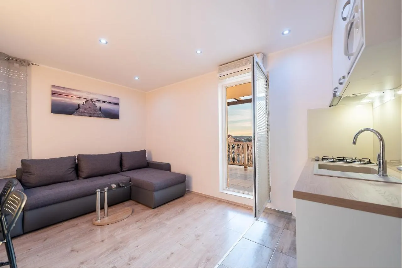 Apartments And Rooms With A Swimming Pool Sukosan, Zadar - 5906 بيت ضيافة