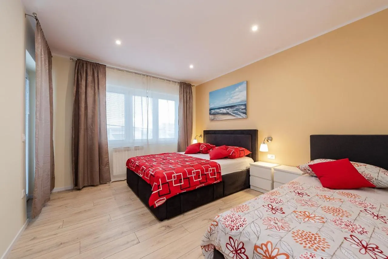 Apartments And Rooms With A Swimming Pool Sukosan, Zadar - 5906 بيت ضيافة