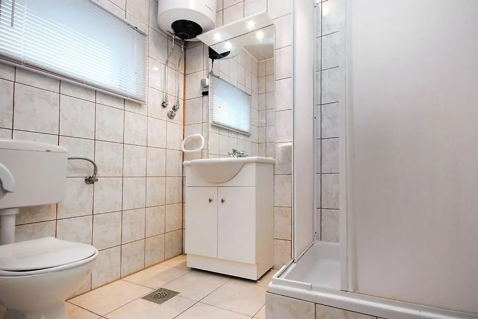 بيت ضيافة Apartments And Rooms With A Swimming Pool Sukosan, Zadar - 5906